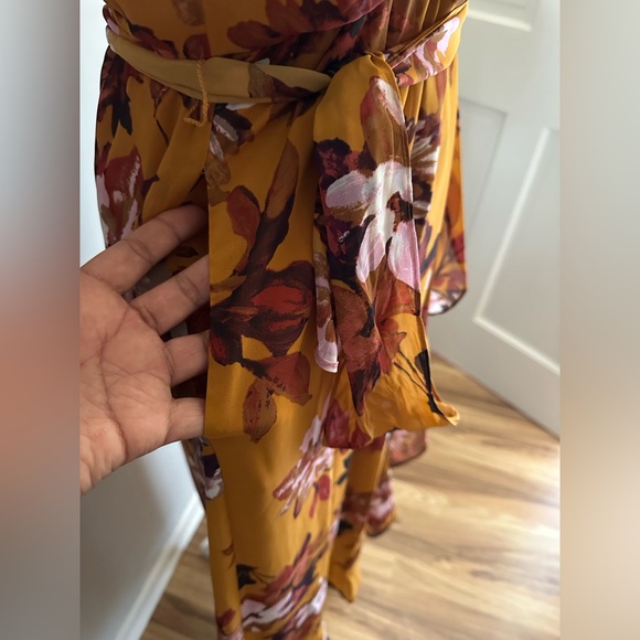 SLNY High-Low Short Sleeve Floral Maxi Dress Mustard Color Size 6 - Picture 7 of 13
